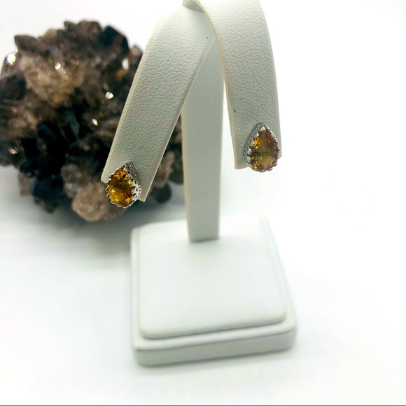 Crown Pear Citrine Earrings NWT - Picture 1 of 5